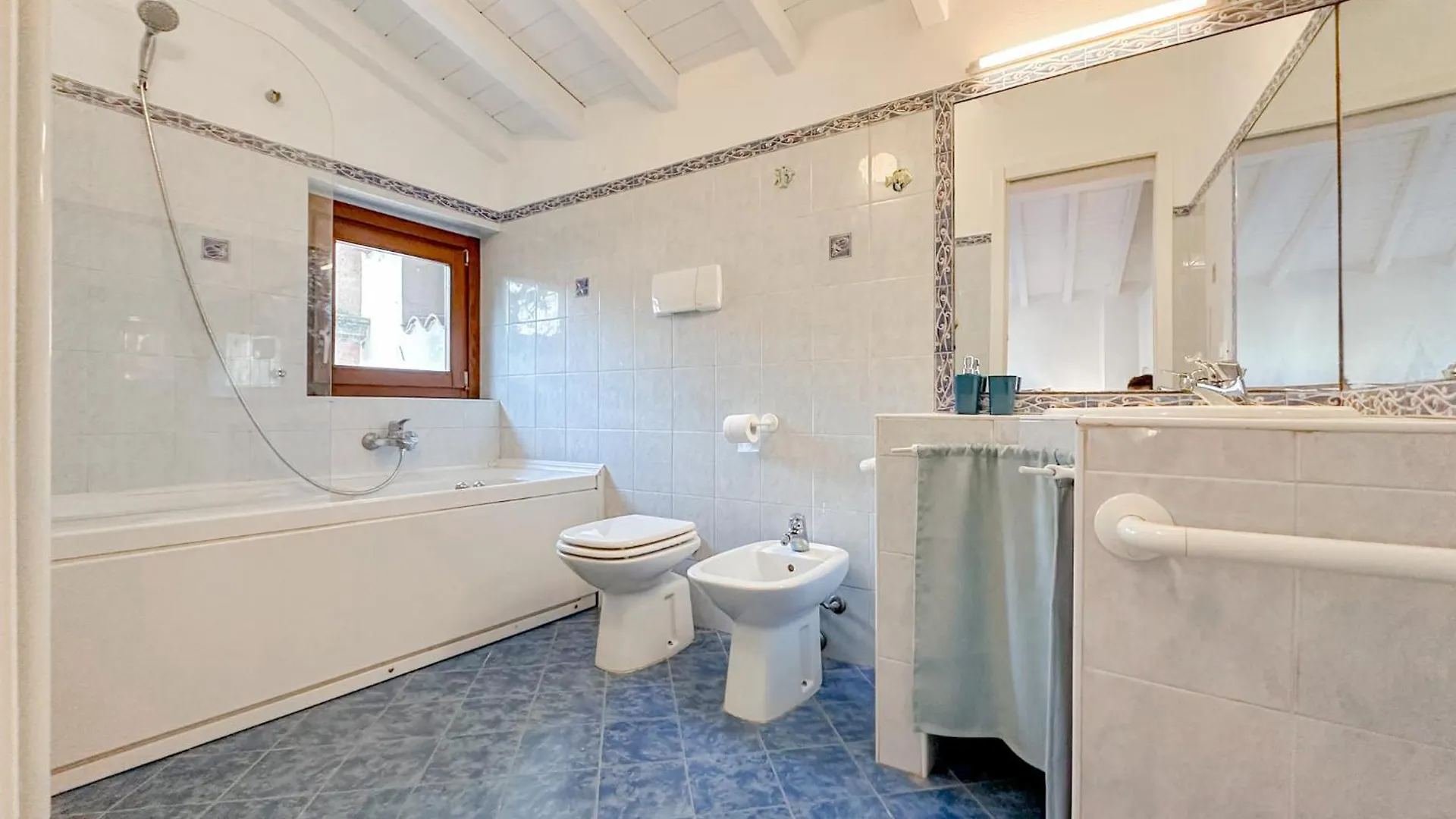 Villa Corelli - Parking And Exclusive Garden Milan