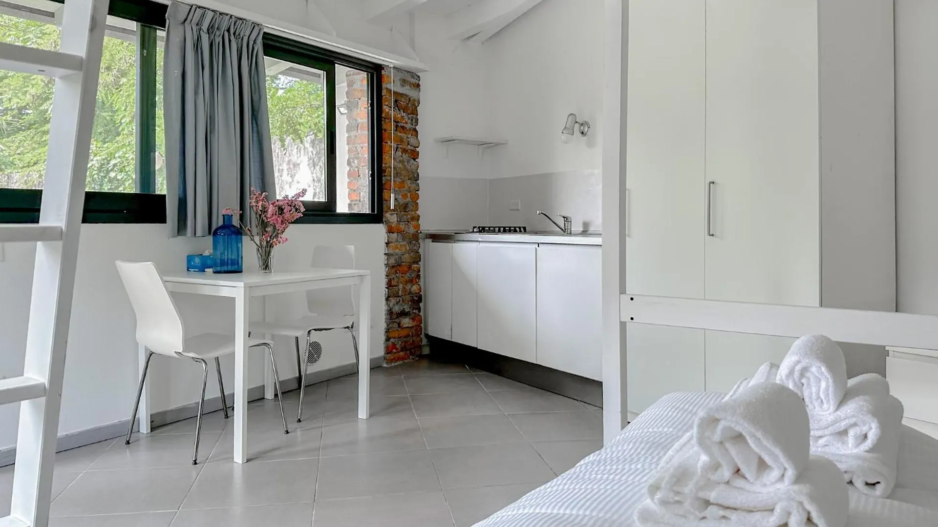 Villa Corelli - Parking And Exclusive Garden Milan